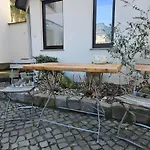 2 Nahe Blauen Wunder Apartment *