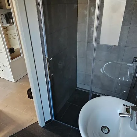 2 Nahe Blauen Wunder Appartement *