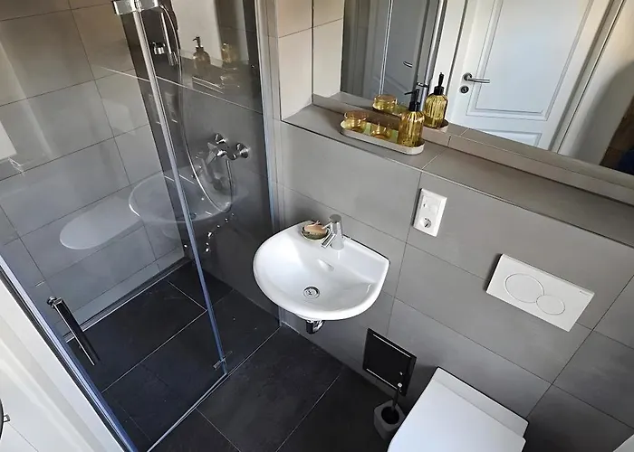 2 Nahe Blauen Wunder Appartement *